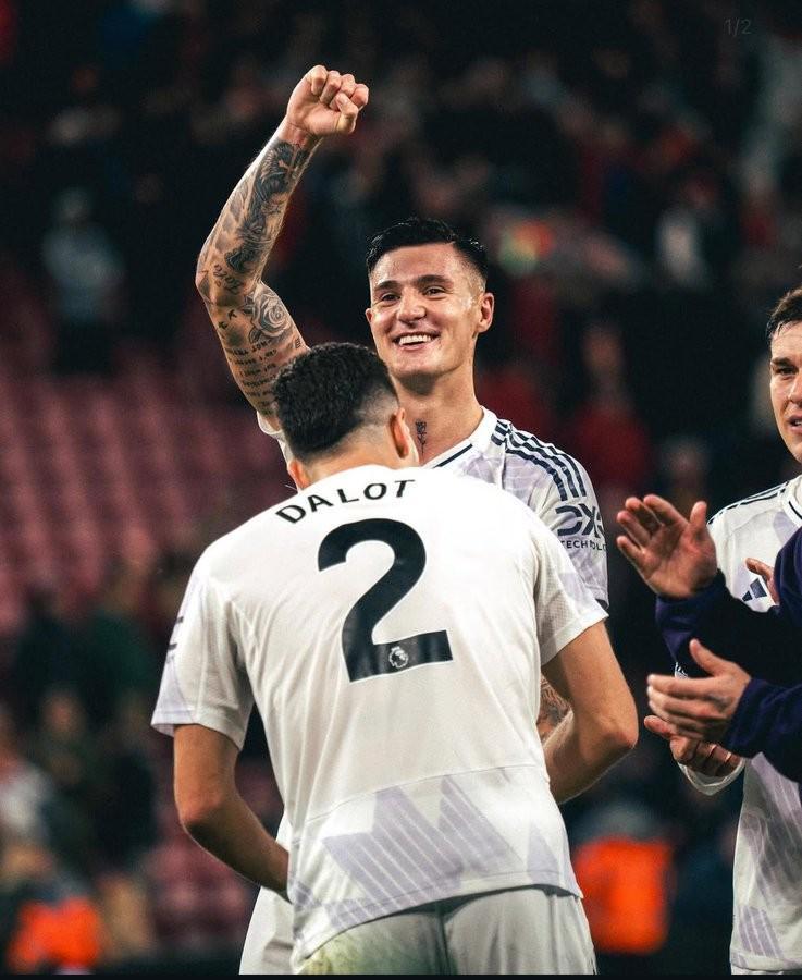 爱游戏体育-舍伍德：谢什科还是很挣扎，他也并不是唯一配不上曼联的球员