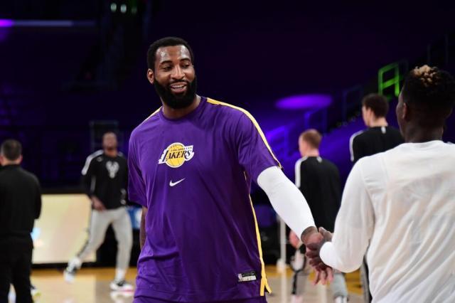 爱游戏官网-庄神首战受伤，小加倍感冷落  湖人赔了夫人又折兵